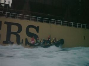 Kapal Pembawa Sawit Indonesia Dibajak Greenpeace
