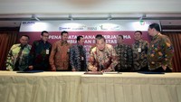 Anak usaha Pelindo 1, yaitu PT Sarana Multi Terminal juga mendapat kredit Rp 479 miliar dari PT SMI.