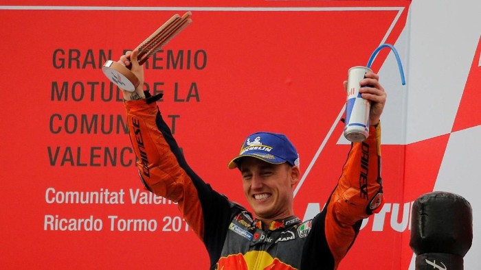 MotoGP - Valencian Grand Prix - Circuit Ricardo Tormo, Valencia, Spain - November 18, 2018  Red Bull KTM Factory Racings Pol Espargaro celebrates third place in the race  REUTERS/Heino Kalis