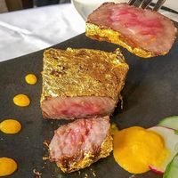 Steak Kobe Berlapis Emas 24 Karat Ini Dijual Seharga Rp. 5,8 Juta!