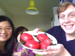 YouTuber Asal Australia Ini Pintar Lho Bikin Jajanan Tradisional Indonesia