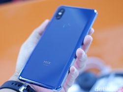 Kencan Singkat dengan Xiaomi Mi Mix 3