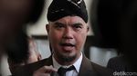 Pakai Blangkon, Ahmad Dhani Jalani Sidang Tuntutan