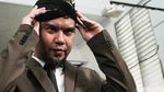 Pakai Blangkon, Ahmad Dhani Jalani Sidang Tuntutan