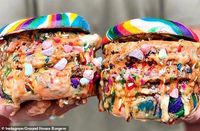Meriah! Ada Burger Pelangi Isi Keju, Patty Daging hingga Marshmallow