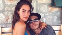 Sampai akhirnya, Rossi dan Sofia mulai go public akan hubungannya. Sofia kerap mengunggah foto mesranya dengan Rossi di Instagramnya. (Foto: Instagram @francescasofianovello)