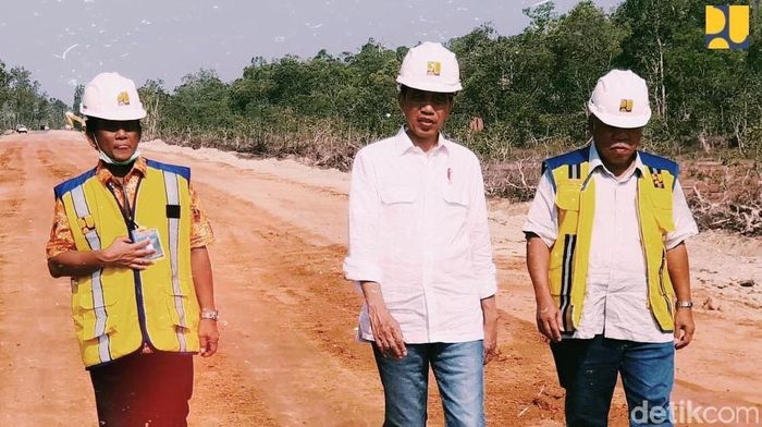 Jalan Perbatasan Papua-Papua Nugini Foto: Dok. Kementerian PUPR Jalan Perbatasan Papua-Papua Nugini Foto: Dok. Kementerian PUPR