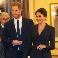 Meghan Markle dan Pangeran Harry selalu terlihat siap di setiap acara yang dihadirnya. Hal tersebut tak terlepas dari peranan para asisten mereka. Pasangan yang menikah pada 19 Mei itu punya enam asisten yang memiliki peranannya masing-masing. (Foto: Dok. Getty Images)