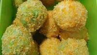 Kalau yang ini getuk crispy. Dibalut tepung roti dan diberi aneka topping kekinian. Rasanya jadi gurih enak. Foto : Instagram @fhiet_you