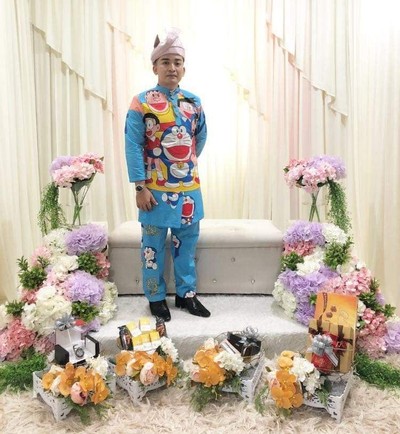 Viral Pria Menikah Pakai Baju Doraemon Tapi Tak Ada Viral Pria Menikah Pakai Baju Doraemon Tapi Tak Ada