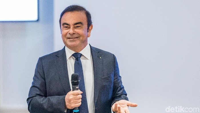 Carlos Ghosn saat mengumumkan kinerja keuangan Renault 2017