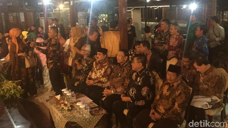 Wiranto Ingatkan Pentingnya Jaga Persatuan di HUT Paguyuban Jateng Wiranto Ingatkan Pentingnya Jaga Persatuan di HUT Paguyuban Jateng