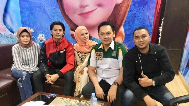 Reino Barack Akui Dekat dengan Syahrini, Masih soal Angel Lelga-Vicky