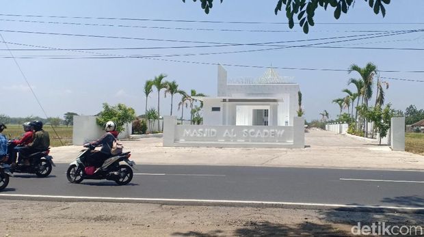 Reino Barack Akui Dekat dengan Syahrini, Masih soal Angel Lelga-Vicky