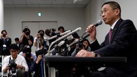 CEO Nissan Hiroto Saikawa juga akan meminta eksekutif lainnya Greg Kelly yang menjadi kaki tangan Ghosn untuk segera dikeluarkan dari dewan direksi. Keduanya dituding melakukan tindakan pelanggaran yang signifikan, termasuk kurang melaporkan pembayaran paket kompensasi dan penggunaan aset perusahaan untuk pribadi. Reuters/Issei Kato.