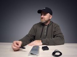 Edan! Ponsel Ini Punya Pencukur Jenggot