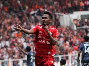 Ramdani Lestaluhu Mengejar Sejarah di Tiga Laga Tersisa Persija