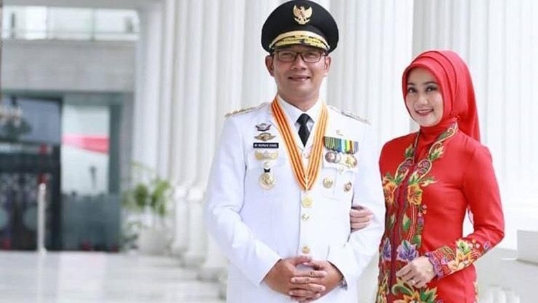 Ridwan Kamil asuh anak korban longsor Sukabumi/ Foto: Dok. Instagram Ridwan Kamil asuh anak korban longsor Sukabumi/ Foto: Dok. Instagram