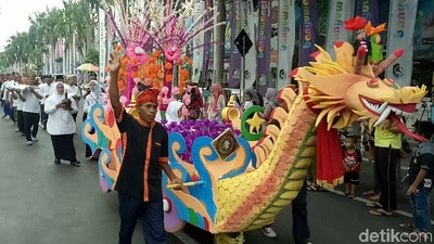 Meriahnya Festival Endhog-Endhogan di Banyuwangi