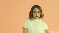 Lagu bertemakan galau itu dihadirkan dengan nuansa berbeda.  Foto: Ismail/detikHOT