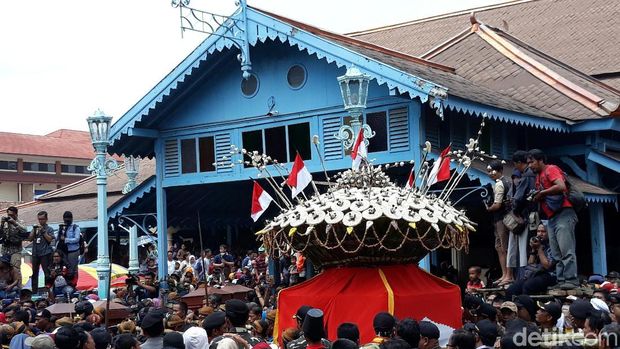 Suasana Grebeg Maulid Nabi di Solo. 