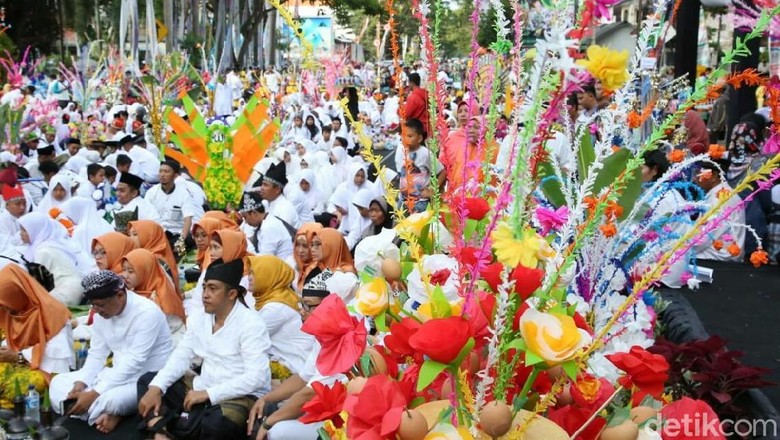 Festival Endhog endhogan Peringatan Maulid  Nabi ala 