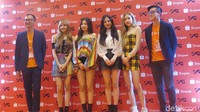 Tampil di atas panggung, BLACKPINK pun diumumkan secara resmi menjadi Brand Ambassador untuk Shopee.  Foto: Anggi/Wolipop
