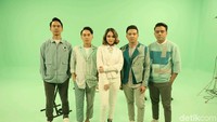 Galau itu tidak harus dark, lho. Jadi mungkin warna ini yang mewakili Geisha sekarang, ujar salah satu pentolan Geisha, Robby.  Foto: Ismail/detikHOT
