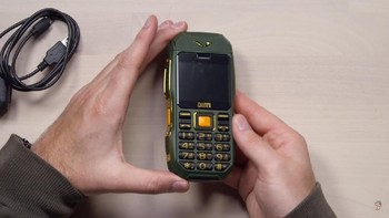 Warna hijau yang digunakannya tidak terlalu buruk. Foto: YouTube/Unbox Therapy