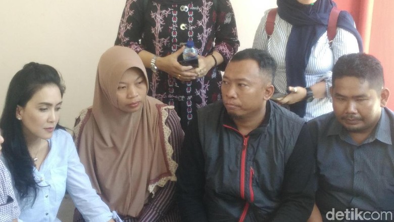 Baiq Nuril ke Jokowi: Terima Kasih Dukung Saya Dapat Keadilan Baiq Nuril ke Jokowi: Terima Kasih Dukung Saya Dapat Keadilan