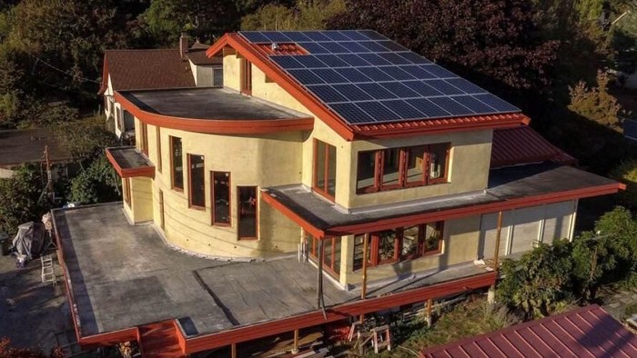 Tidak hanya sampah yang bisa didaur ulang. Namun, rumah juga bisa jadi lebih ramah lingkungan lho. Seperti rumah yang terletak di Bellingham, Washington ini.