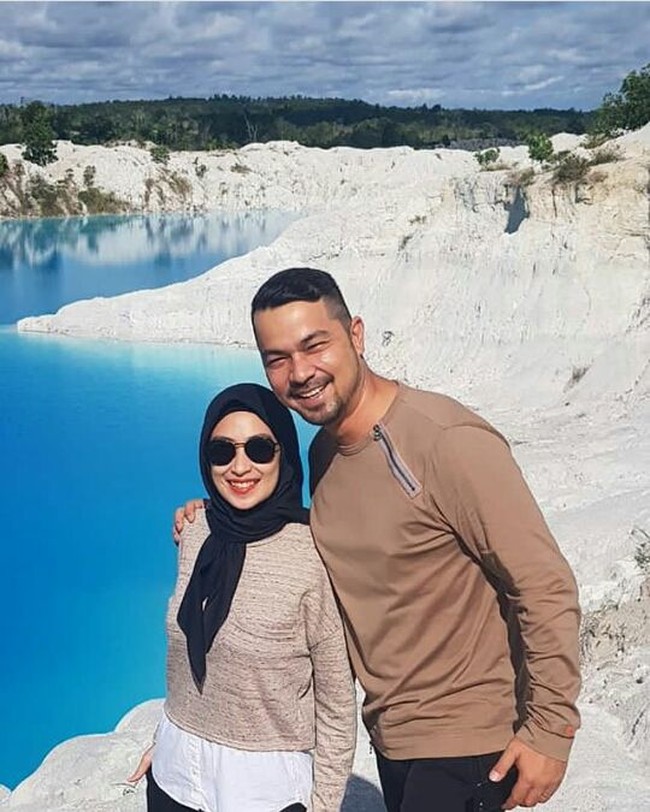 Sultan Djorghi menikah dengan Annisa Trihapsari pada Mei 2007. Sebelum menikah dengan Sultan Djorghi, Annisa sudah pernah menikah dengan Adjie Pangestu.Foto: Instagram