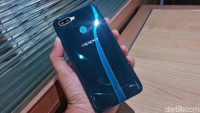 Oppo A7. Foto: Adi Fida Rahman/detikINET Oppo A7. Foto: Adi Fida Rahman/detikINET