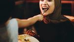 Gemasnya Lihat Sekala Makan Sereal dan Es Krim
