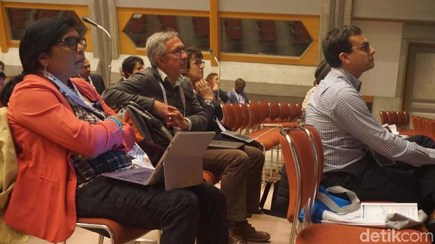 Inovasi 'Teman Kanker' menarik perhatian peserta konferensi.