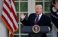 Trump & Demokrat Debat Soal Tembok Batas, AS Terancam Lumpuh
