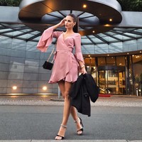 Diberkati dengan tampilan yang memesona membuat Katya dengan mudah menembus industri pemodelan. Ya, sebelum dikenal sebagai seorang DJ, Katya sudah akrab jalan di runway sebagai model. Foto: Instagram