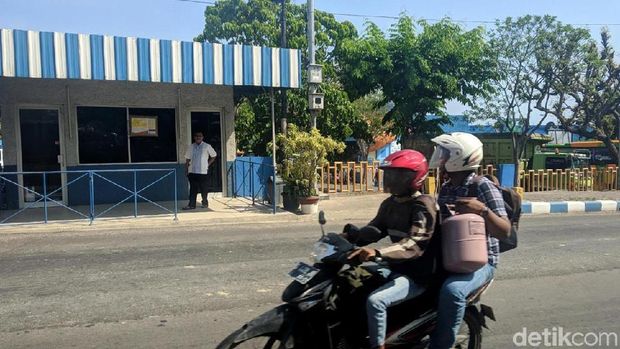 Ini Pos Lantas yang Dilempar Batu di Lamongan