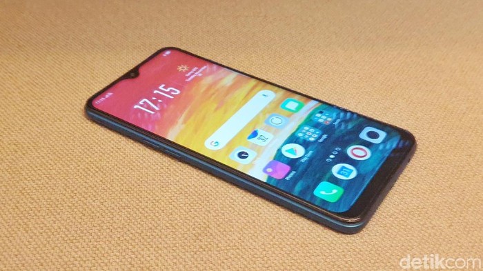 Di Indonesia, Oppo A7 mulai dijual offline bulan depan (Foto: Adi Fida Rahman/detikINET)