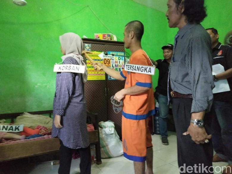 Suami Bunuh Istri di Sidoarjo Direkonstruksi, Ada 17 Adegan Suami Bunuh Istri di Sidoarjo Direkonstruksi, Ada 17 Adegan