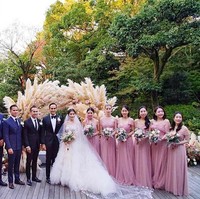 Untuk pesta pernikahan yang dihelat minggu lalu, Chryseis dan Faliq memilih urusan yang lebih intim, hanya mengundang sekelompok kecil keluarga dekat dan teman sebagai tamu. Foto: Instagram