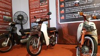 Pertama, HBD memejeng dua unit motor bebek Astrea yakni Astrea Grand dan Legenda. Banyak masyarakat Indonesia yang memiliki kenangan manis bersama motor bebek Honda Astrea ini. Foto: Ridwan Arifin