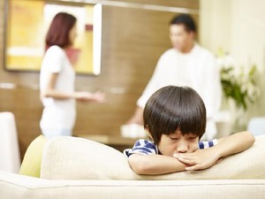 6 Cara Menjelaskan Perceraian ke Anak Balita