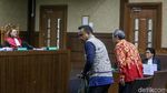 2 Terdakwa Korupsi e-KTP Bacakan Pleidoi