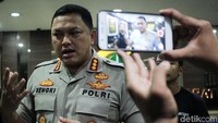Kapolres Metro Jakarta Barat Kombes Hengki Haryadi memberikan keterangan perihal penangkapan Hercules, Rabu (21/11/2018).