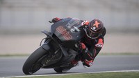 Jorge Lorenzo sudah tampil bersama tim Repsol Honda. Pada tes hari pertama, dia berada di posisi ke-18. (Foto: Mirco Lazzari gp/Getty Images)