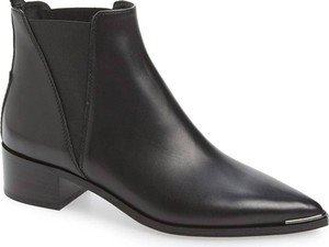 Tips Simpan Boots yang Baik di Rumah