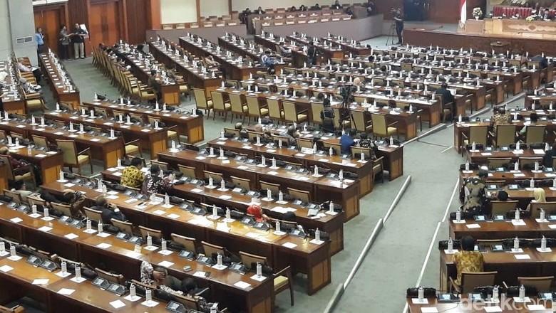 Sepi, Banyak Bangku Kosong di Pembukaan Masa Sidang DPR Sepi, Banyak Bangku Kosong di Pembukaan Masa Sidang DPR