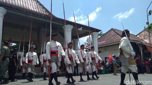 Grebeg Maulid Nabi di Yogyakarta. 