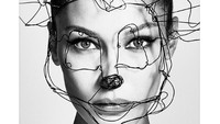 Bella Hadid, sang kakak, juga turut terlibat dalam pemotretan tersebut. Dok. Instagram/luigiandiango